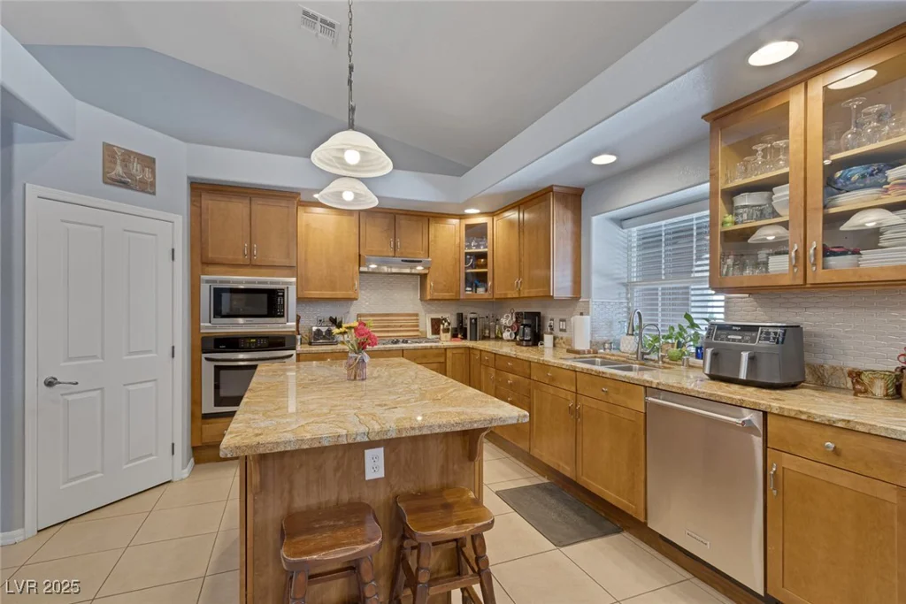 9015 Tenaya, Las Vegas, NV 89113