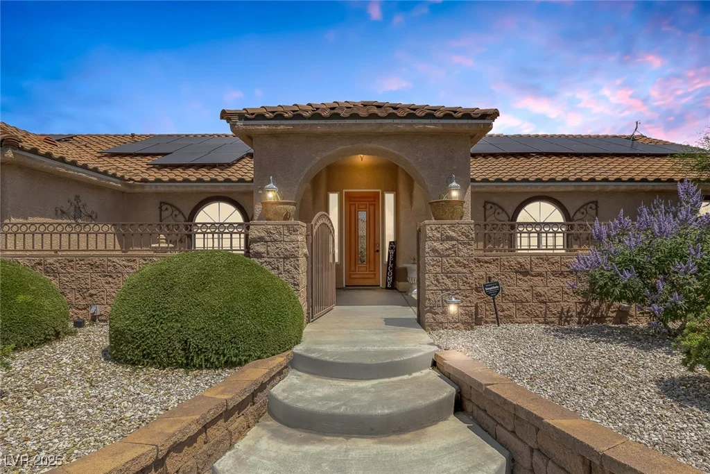 9015 Tenaya, Las Vegas, NV 89113