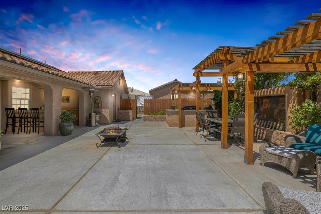 9015 Tenaya, Las Vegas, NV 89113