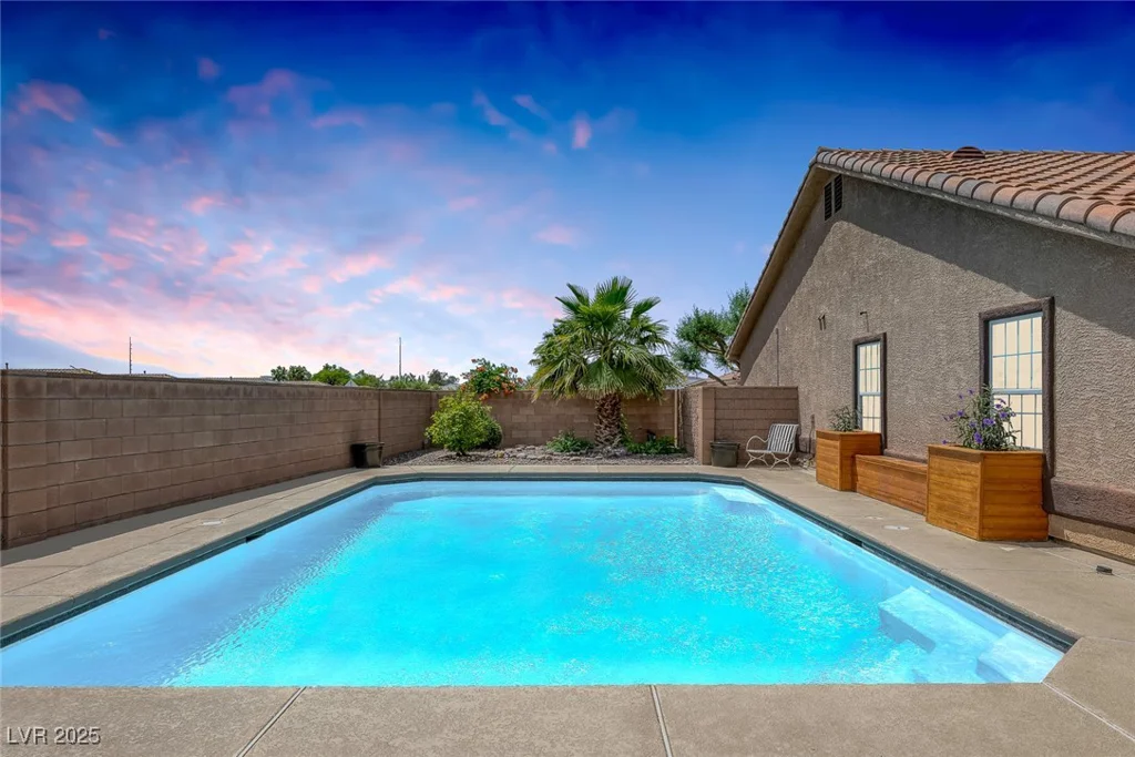 9015 Tenaya, Las Vegas, NV 89113