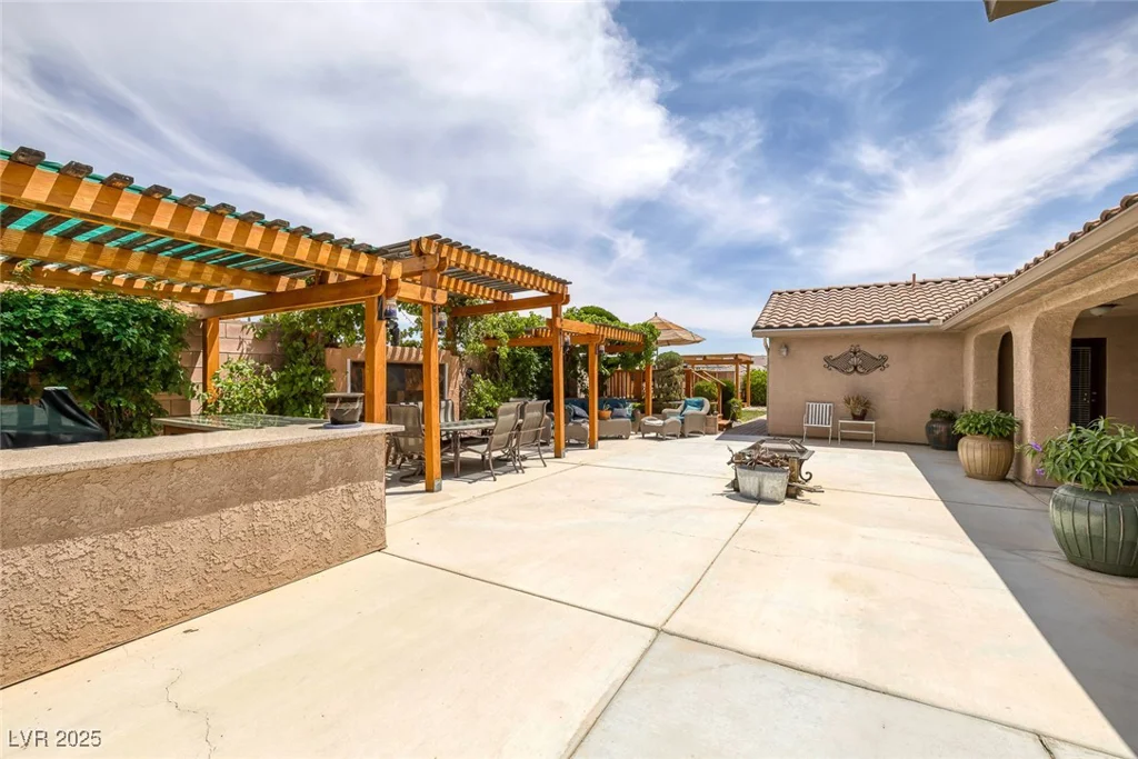 9015 Tenaya, Las Vegas, NV 89113