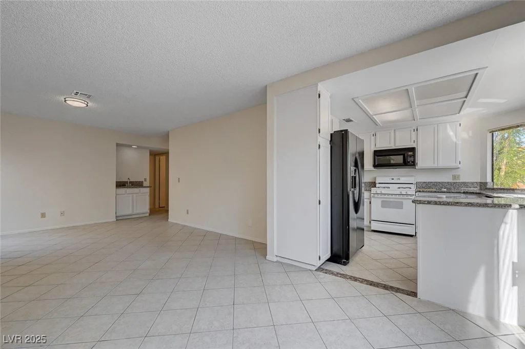 8809 Beach Front, Las Vegas, NV 89117