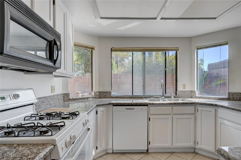 8809 Beach Front, Las Vegas, NV 89117