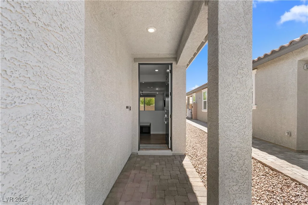 5936 Bruselas, Las Vegas, NV 89113