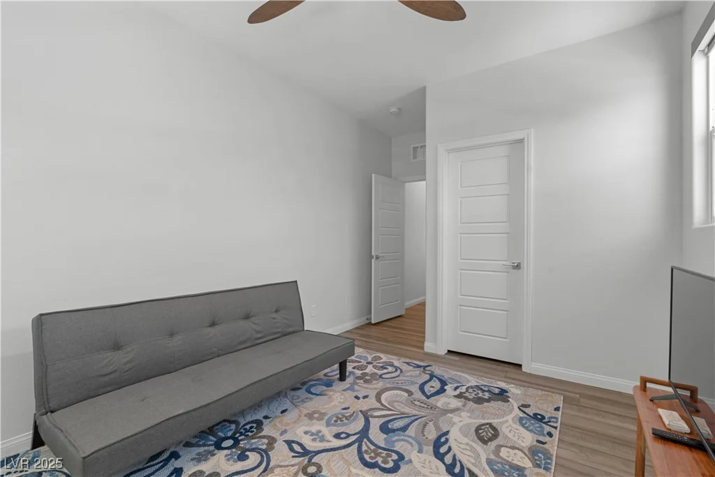 5936 Bruselas, Las Vegas, NV 89113