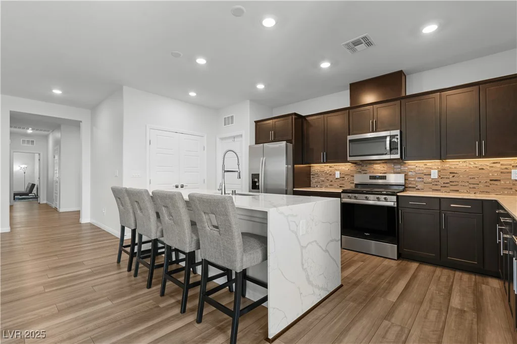 5936 Bruselas, Las Vegas, NV 89113