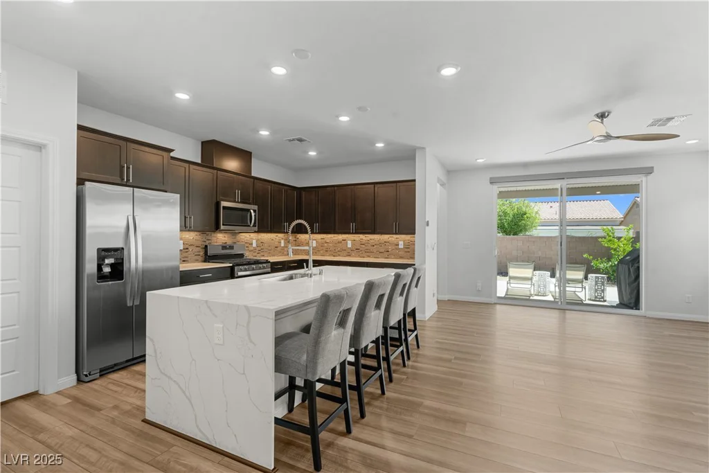 5936 Bruselas, Las Vegas, NV 89113