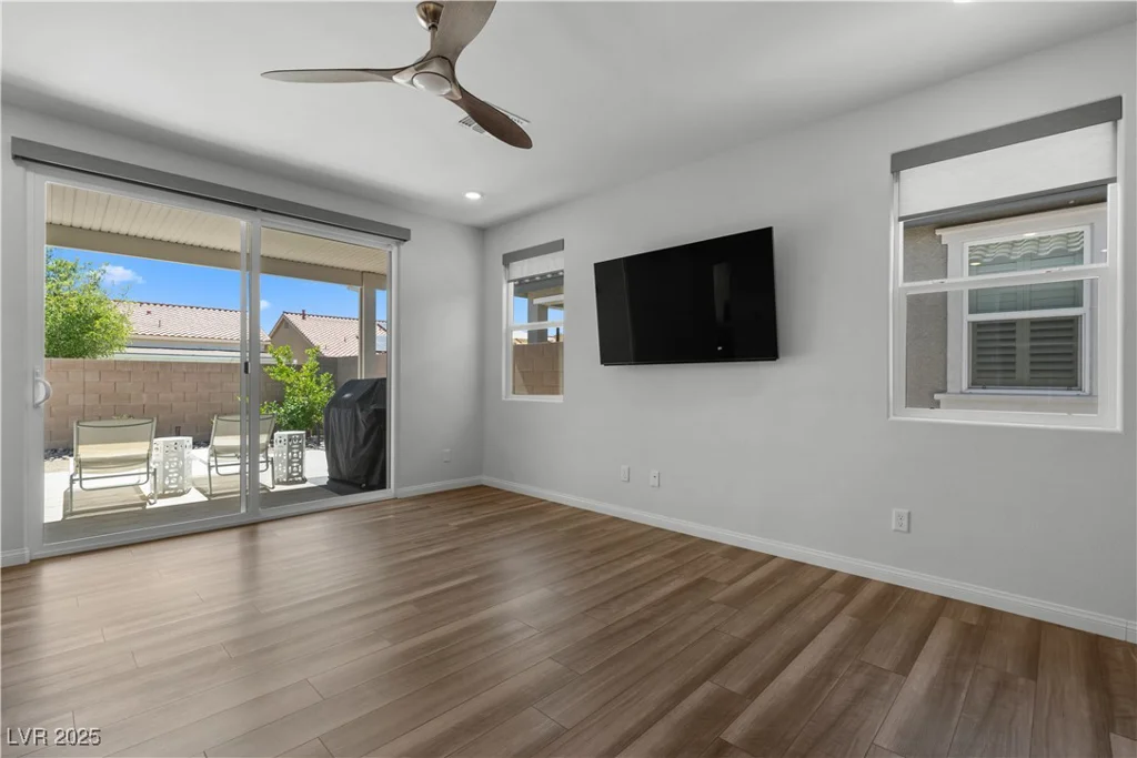 5936 Bruselas, Las Vegas, NV 89113