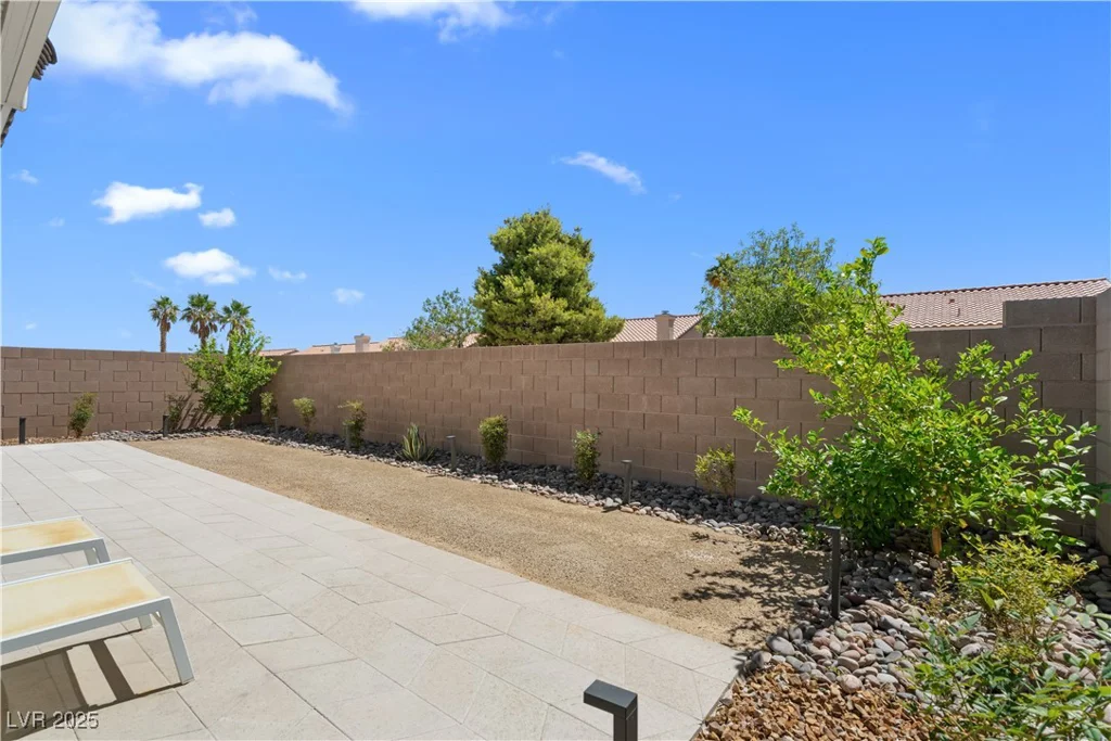 5936 Bruselas, Las Vegas, NV 89113