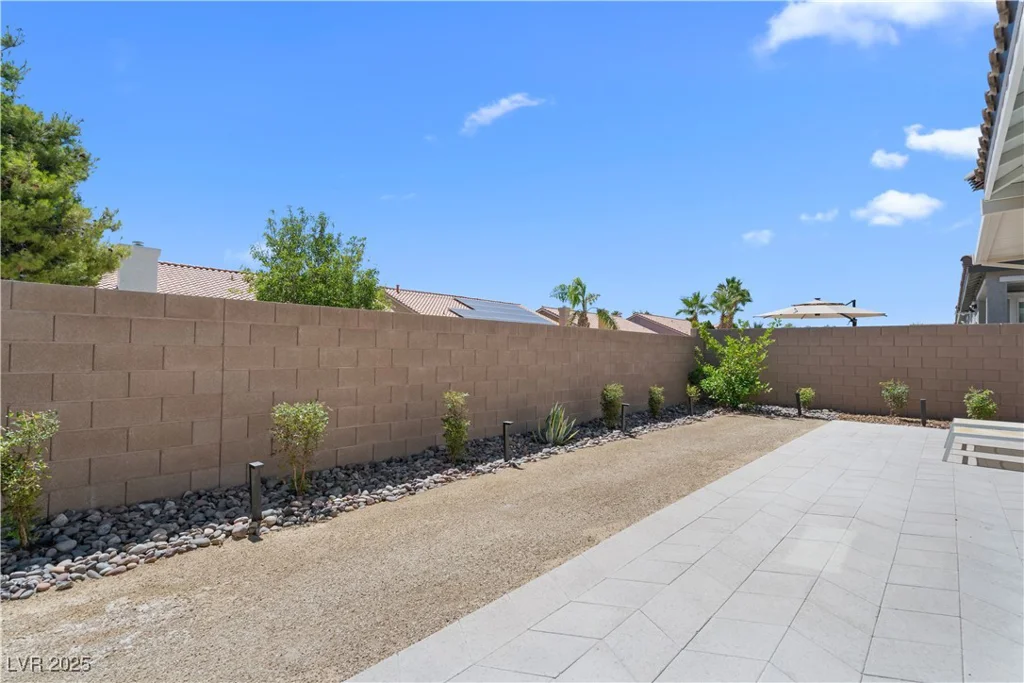 5936 Bruselas, Las Vegas, NV 89113