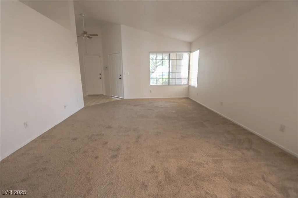 1349 Goldenglow, Las Vegas, NV 89108