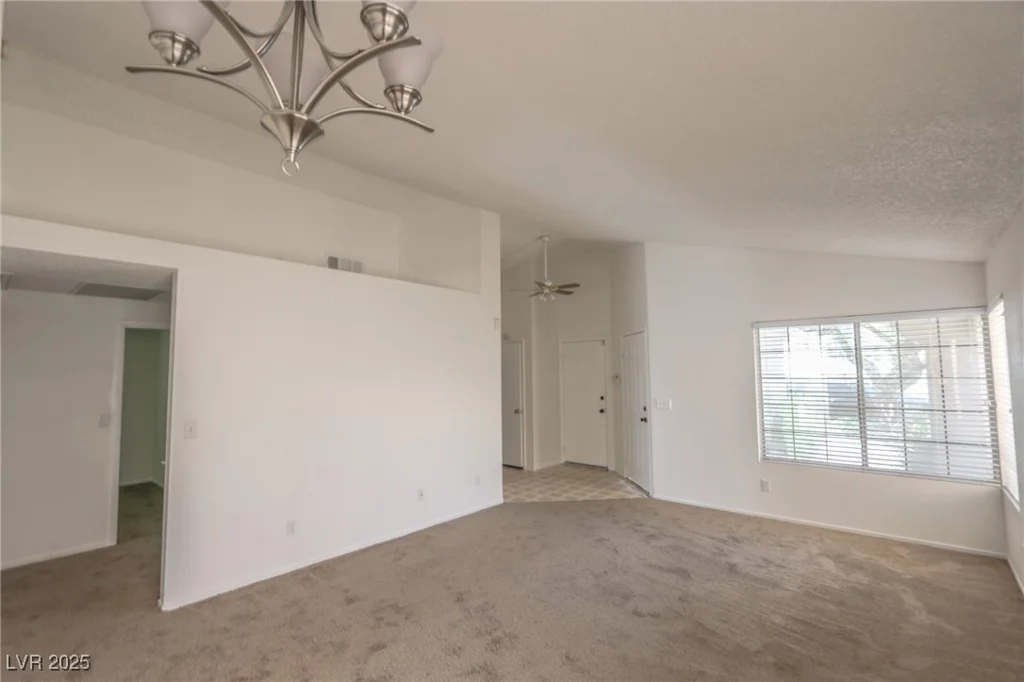 1349 Goldenglow, Las Vegas, NV 89108