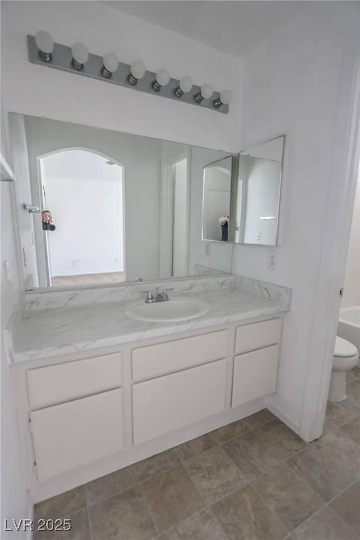1349 Goldenglow, Las Vegas, NV 89108