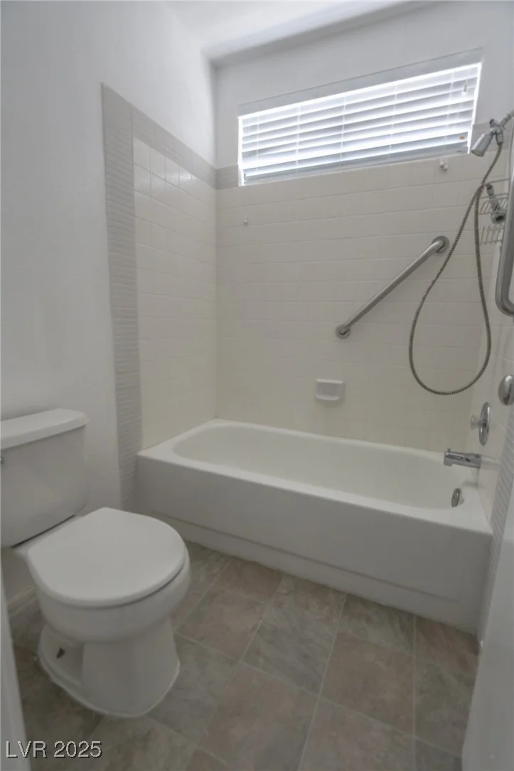 1349 Goldenglow, Las Vegas, NV 89108