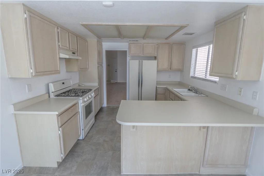 1349 Goldenglow, Las Vegas, NV 89108