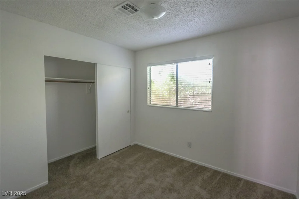 1349 Goldenglow, Las Vegas, NV 89108