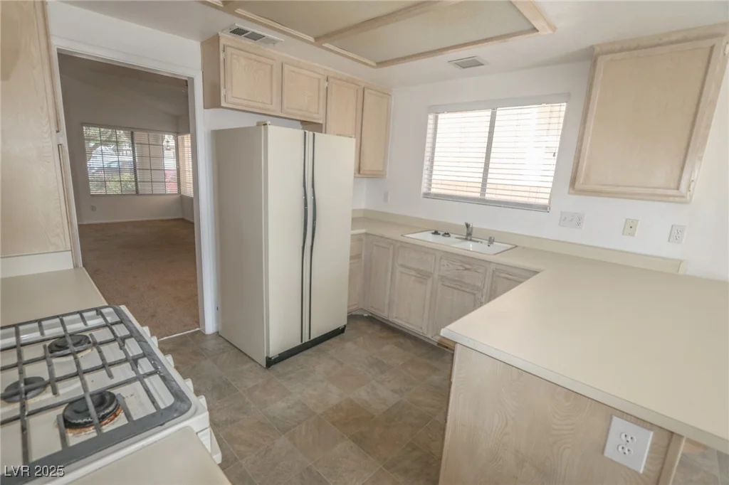 1349 Goldenglow, Las Vegas, NV 89108