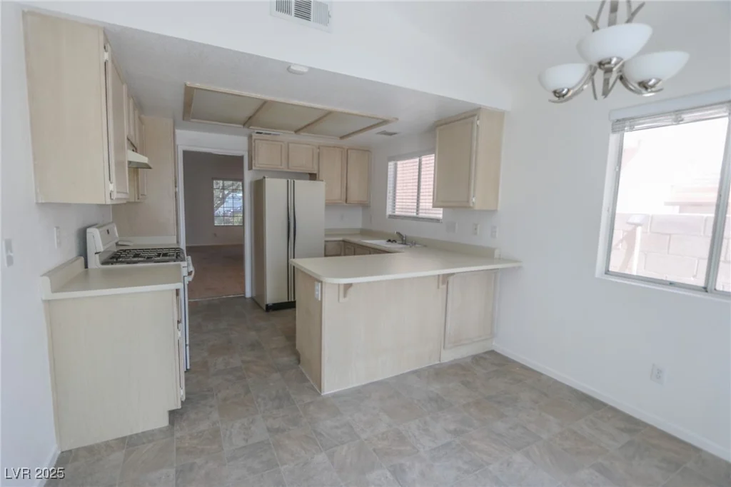 1349 Goldenglow, Las Vegas, NV 89108