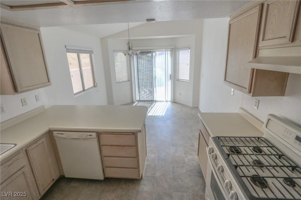 1349 Goldenglow, Las Vegas, NV 89108
