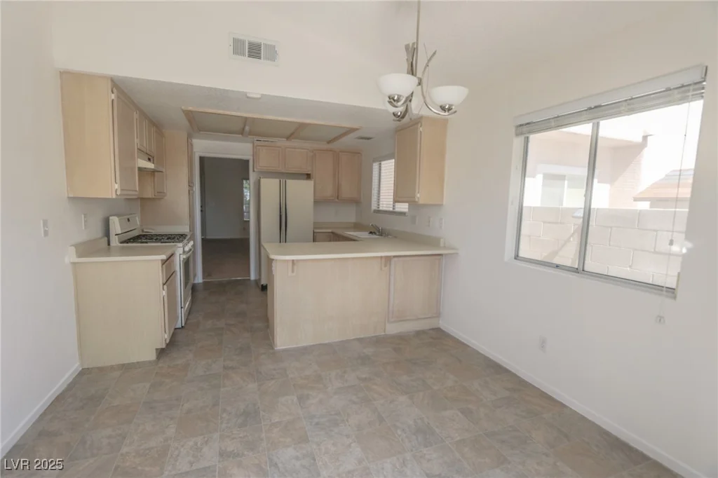 1349 Goldenglow, Las Vegas, NV 89108