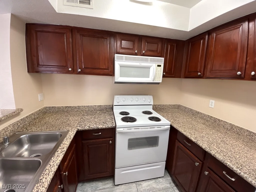 6800 Lake Mead, Las Vegas, NV 89156