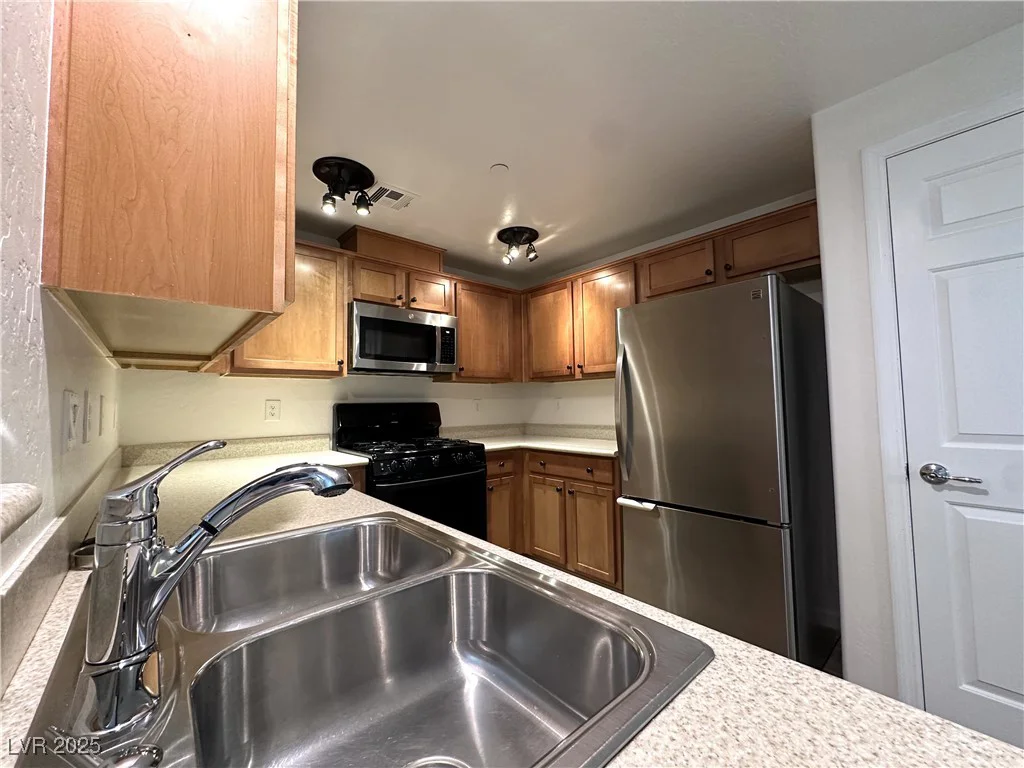 6868 Sky Pointe, Las Vegas, NV 89131