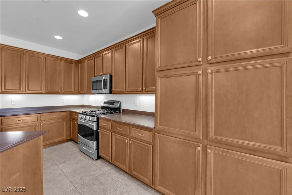 8562 Burning Bridge, Las Vegas, NV 89131