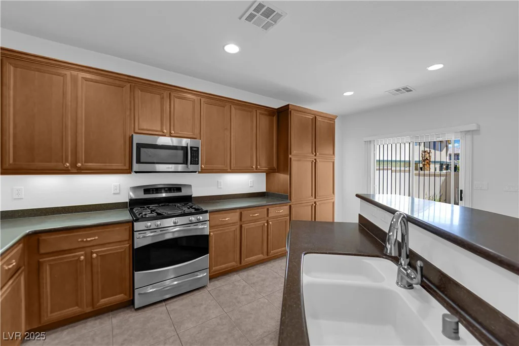 8562 Burning Bridge, Las Vegas, NV 89131