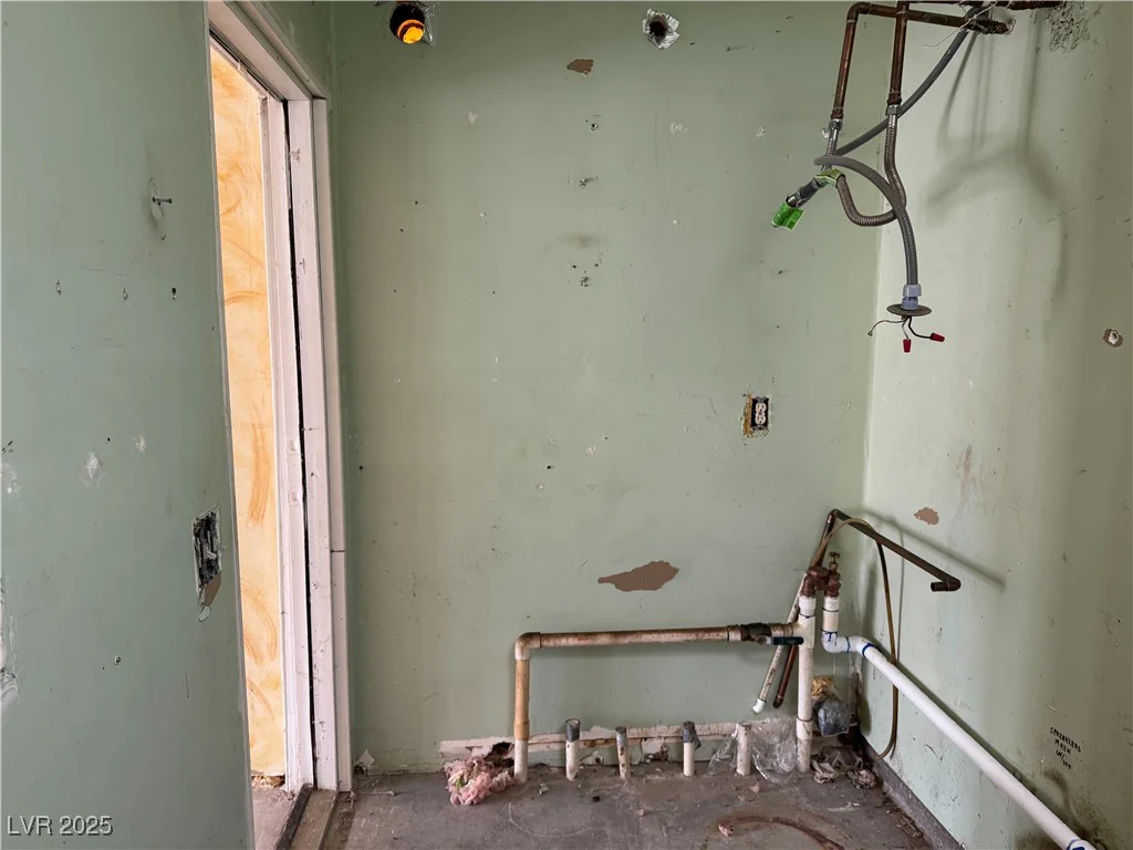 2451 Falcon, Pahrump, NV 89048