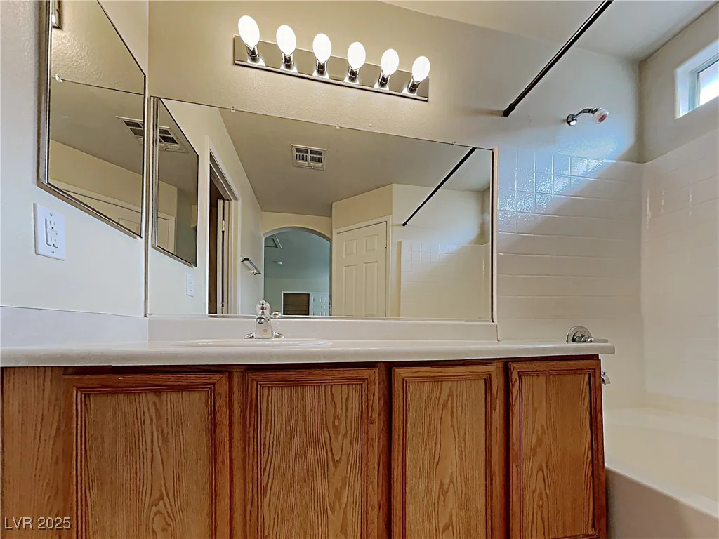 2132 Tierra Del Verde, Las Vegas, NV 89156
