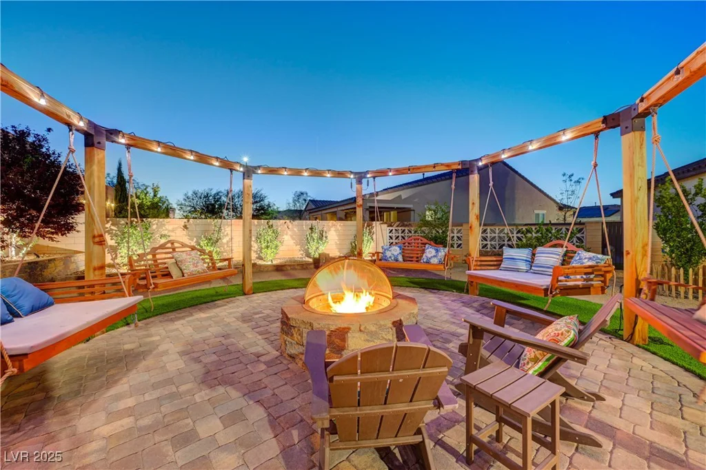 129 Major Bowling, Henderson, NV 89011