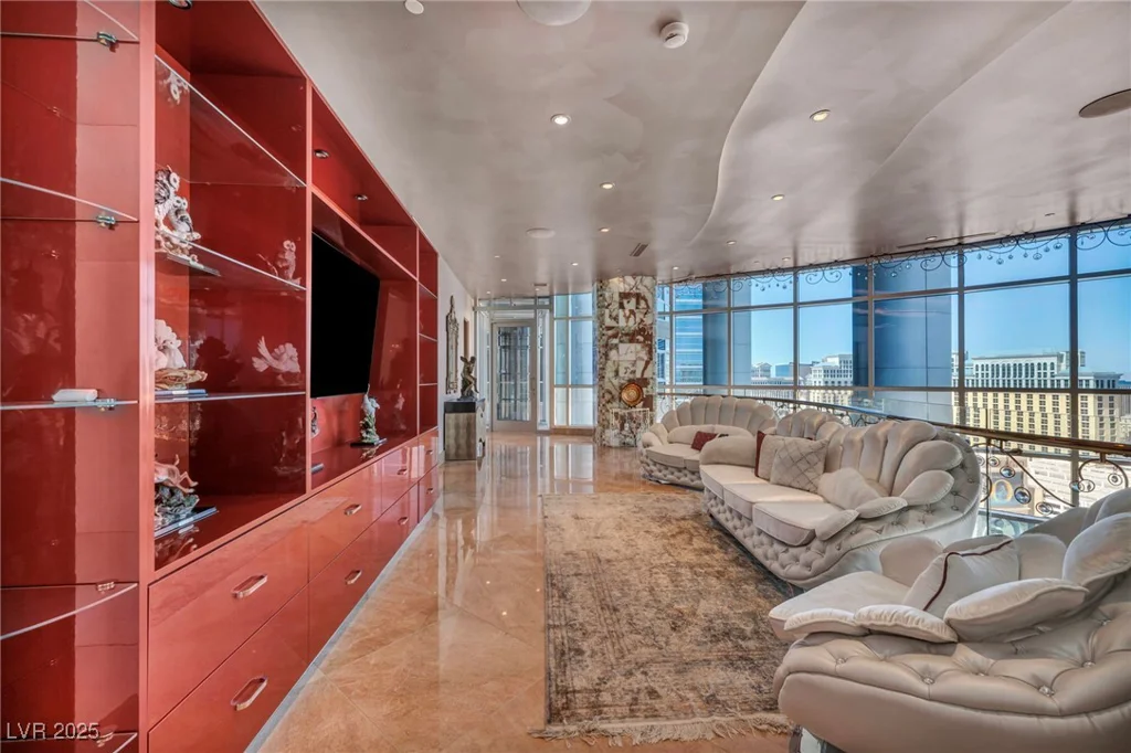 4525 Dean Martin, Las Vegas, NV 89103
