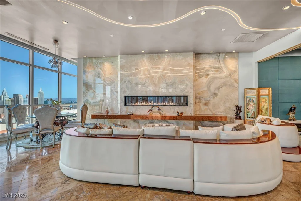 4525 Dean Martin, Las Vegas, NV 89103