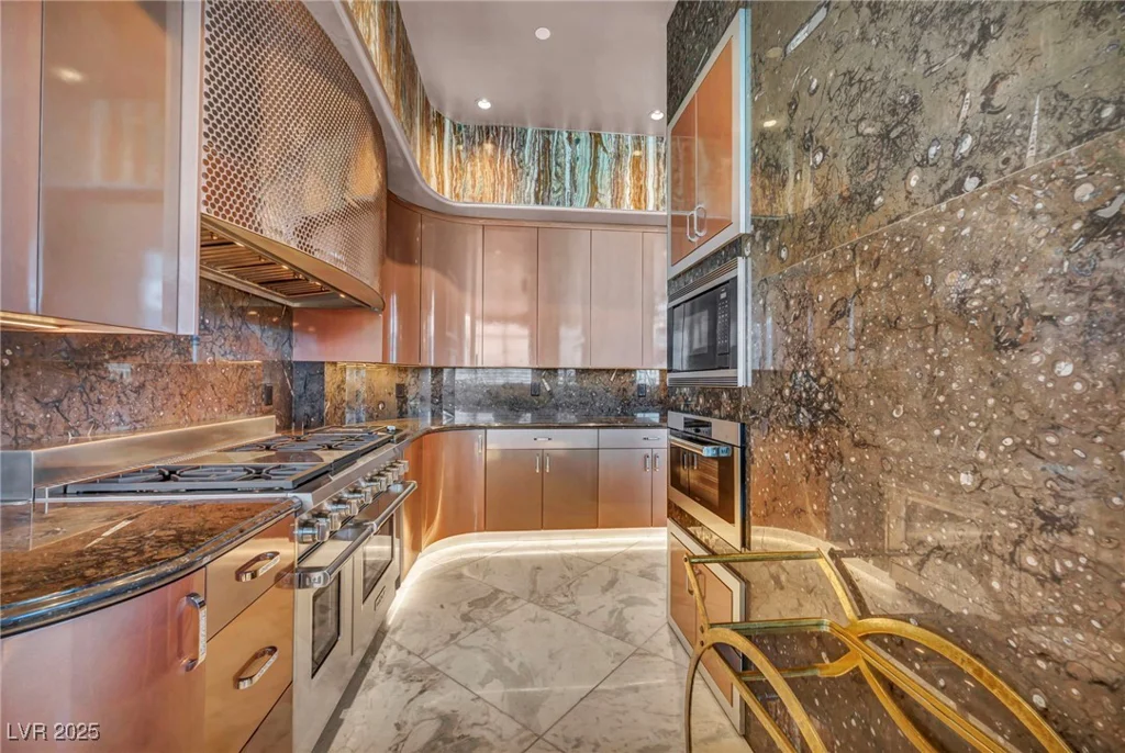 4525 Dean Martin, Las Vegas, NV 89103