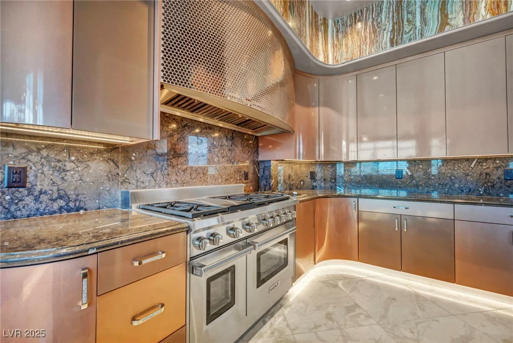 4525 Dean Martin, Las Vegas, NV 89103