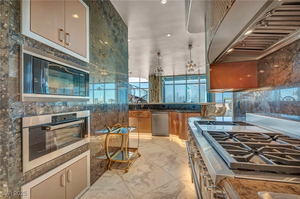 4525 Dean Martin, Las Vegas, NV 89103