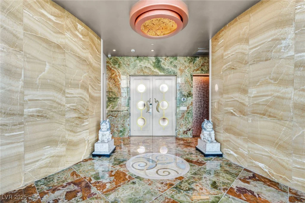 4525 Dean Martin, Las Vegas, NV 89103