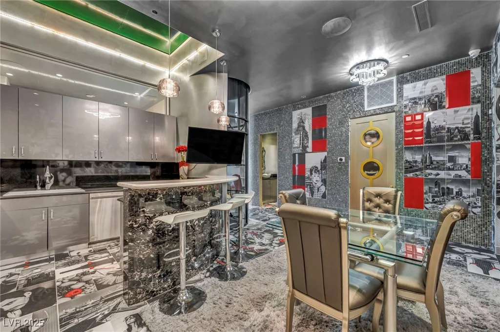 4525 Dean Martin, Las Vegas, NV 89103