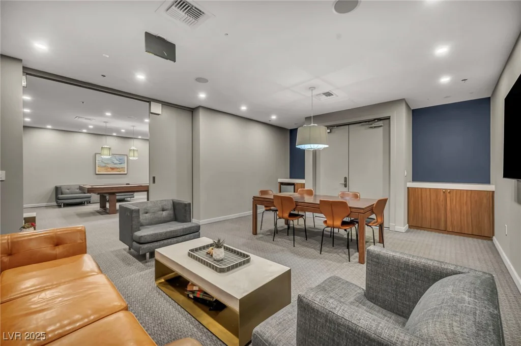 4525 Dean Martin, Las Vegas, NV 89103
