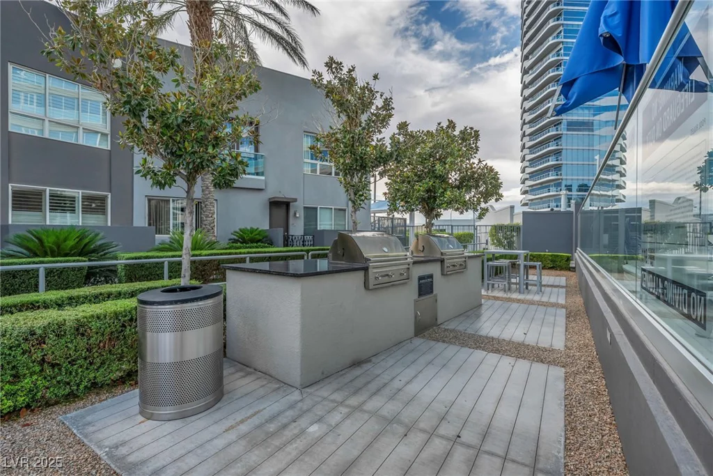 4525 Dean Martin, Las Vegas, NV 89103