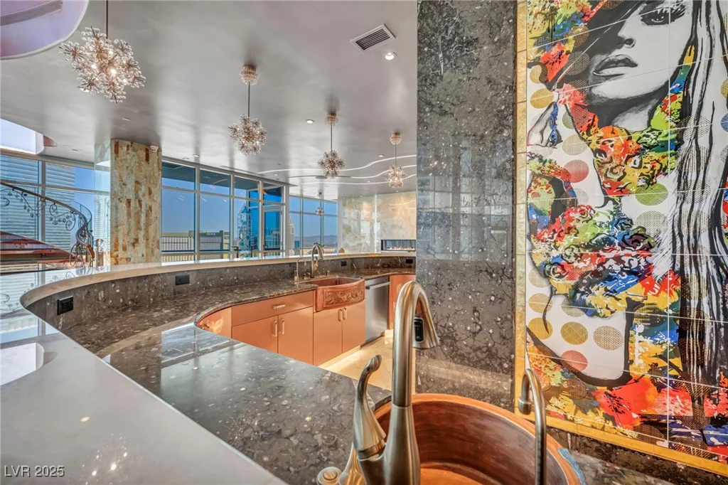 4525 Dean Martin, Las Vegas, NV 89103