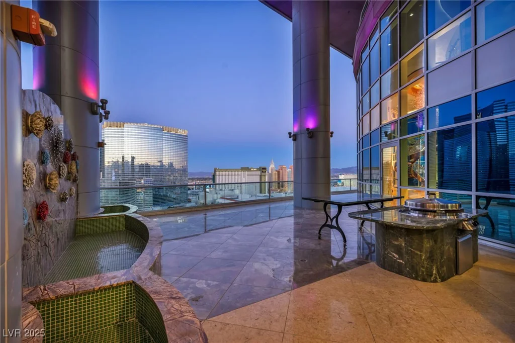 4525 Dean Martin, Las Vegas, NV 89103