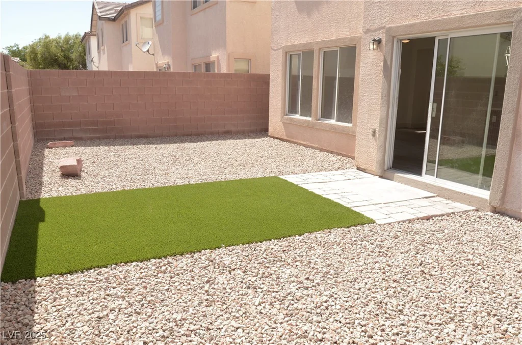 1025 Appaloosa Hills, North Las Vegas, NV 89081