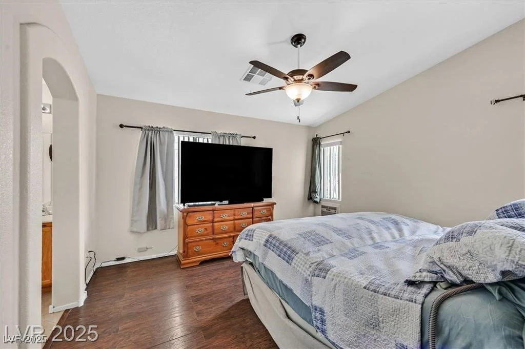 2011 Mountain Sunset, North Las Vegas, NV 89031