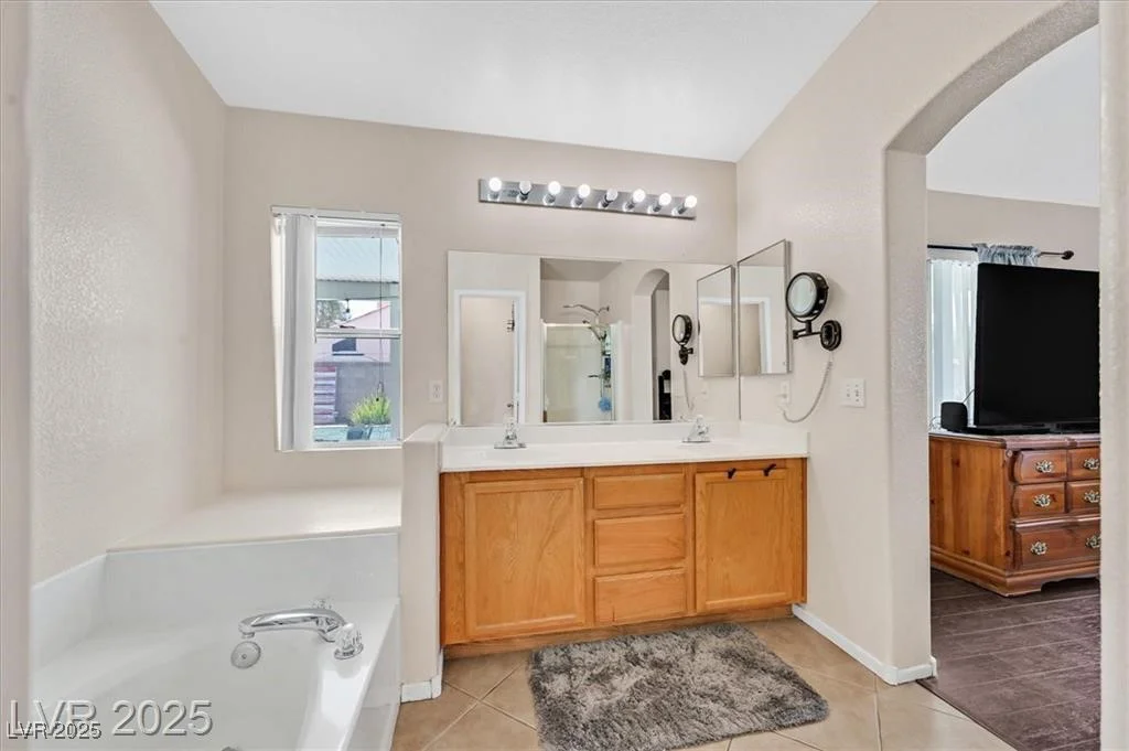 2011 Mountain Sunset, North Las Vegas, NV 89031