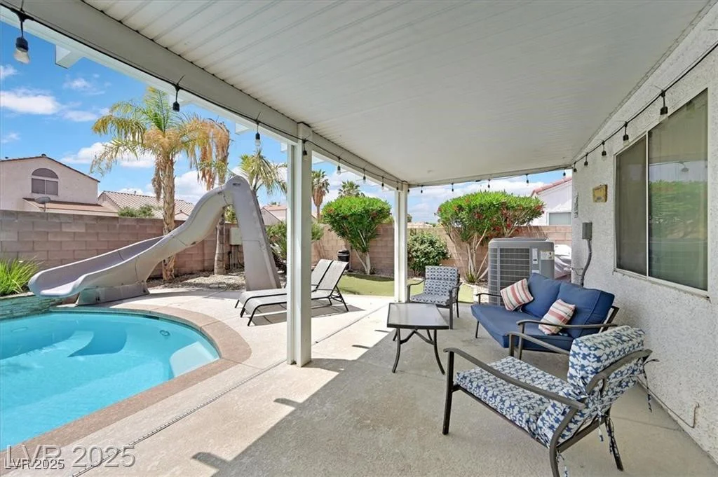 2011 Mountain Sunset, North Las Vegas, NV 89031