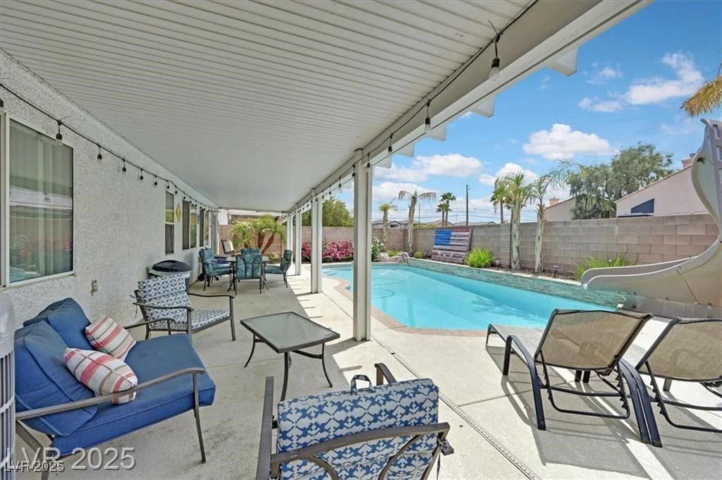 2011 Mountain Sunset, North Las Vegas, NV 89031