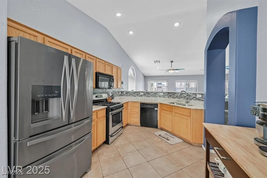 2011 Mountain Sunset, North Las Vegas, NV 89031