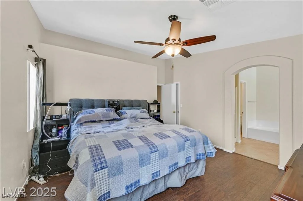 2011 Mountain Sunset, North Las Vegas, NV 89031