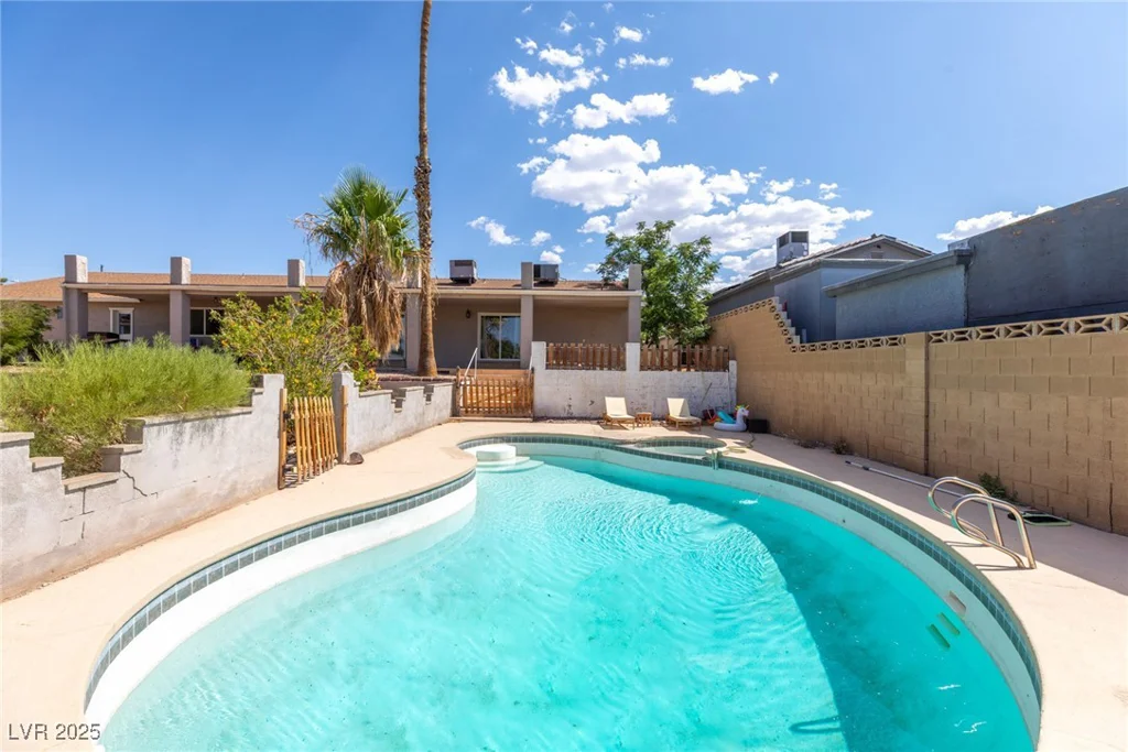120 Highland, Henderson, NV 89015
